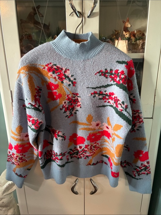 Sugarlips Sweaters - Sugarlips sz S Light Blue Floral Knit Sweater euc